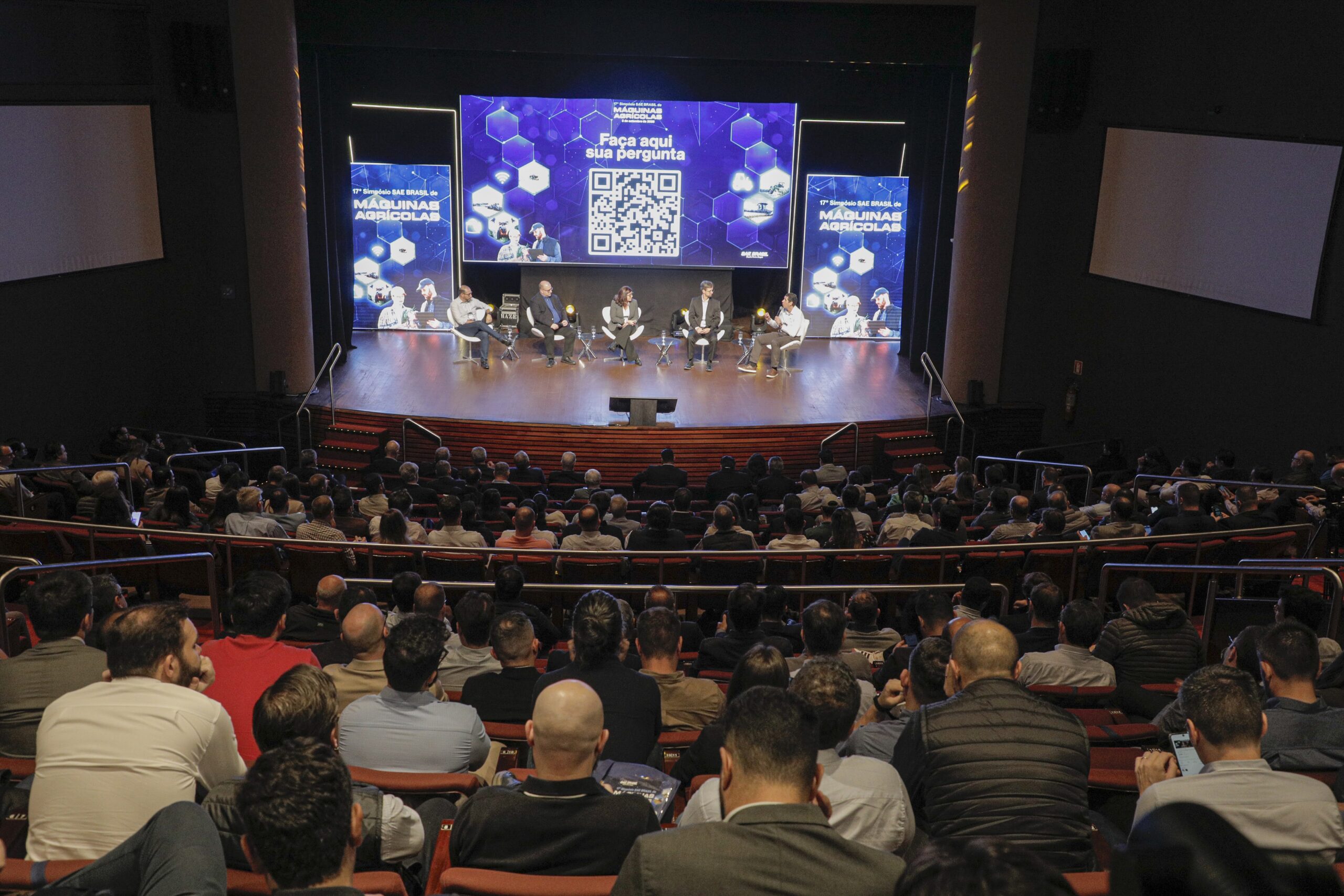 Simpósio SAE BRASIL debate como descarbonização e IA vão transformar a eficiência das máquinas agrícolas